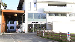 Handyshop in St. Johann von Parkplatz